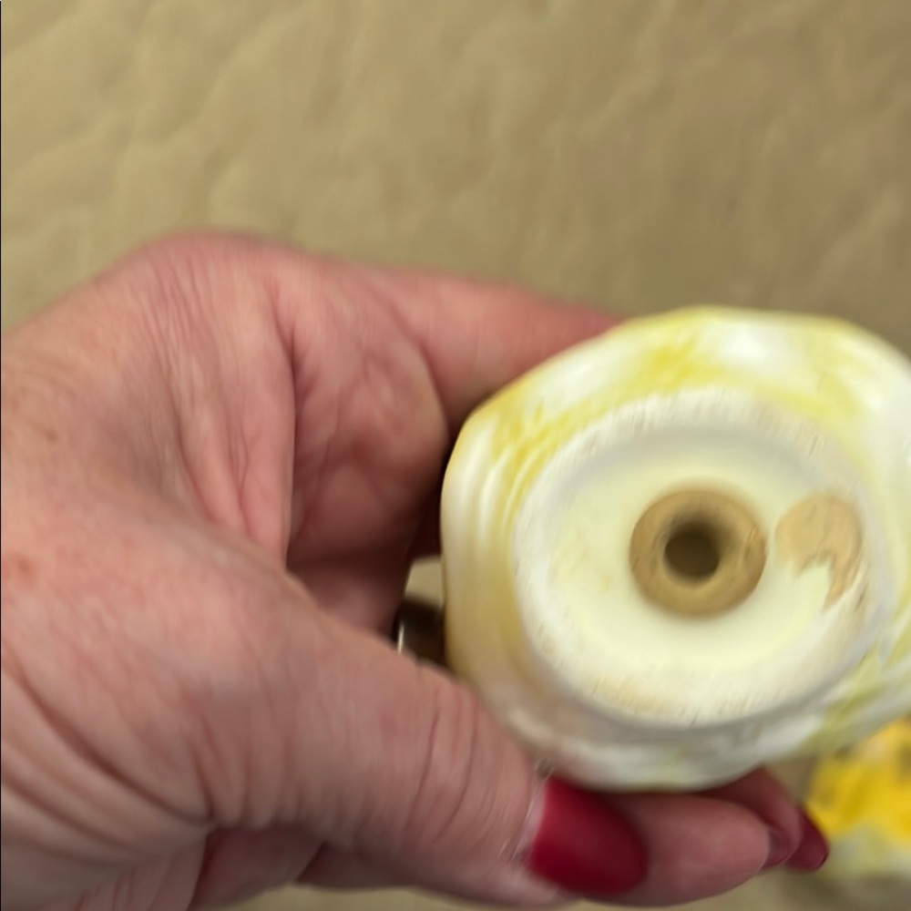 Charming Yellow Ceramic Figurines salt and pepper shakers. Vintage. Golden girls - Picture 5 of 8